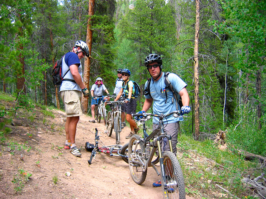 We regrouped while riding the 409 Trail with Abdul. We regrouped while riding the 409 Trail with Abdul.