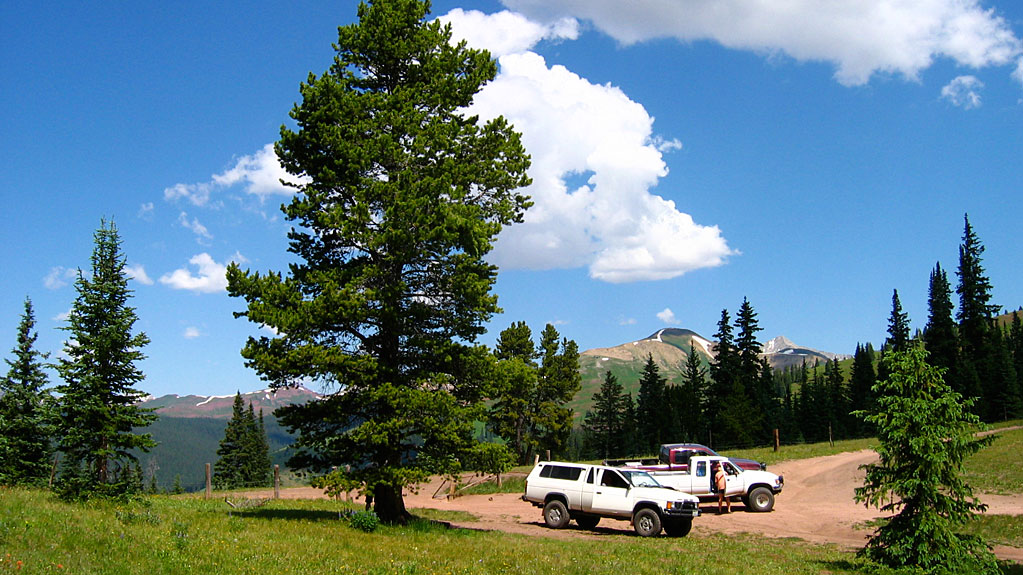 We took a day off riding to explore some backcountry, up Cement Creek to Reno Divide. We took a day off riding to explore some backcountry, up Cement Creek to Reno Divide.
