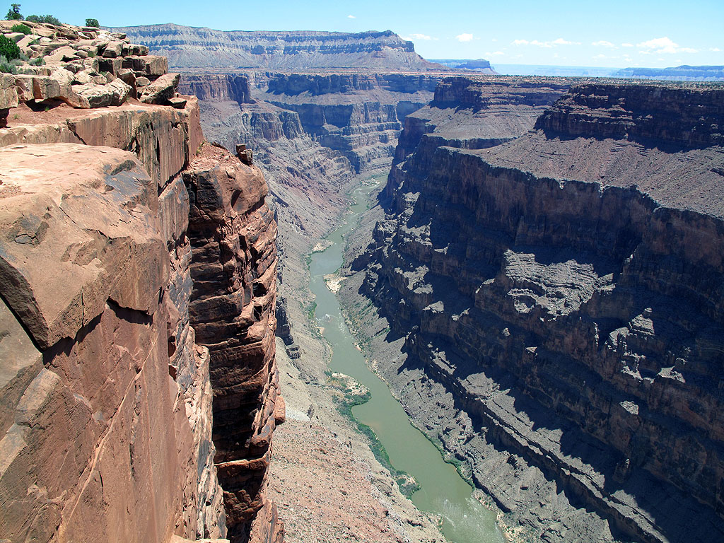 Looking upstream along the Rio Colorado from Toroweap. Looking upstream along the Rio Colorado from Toroweap.