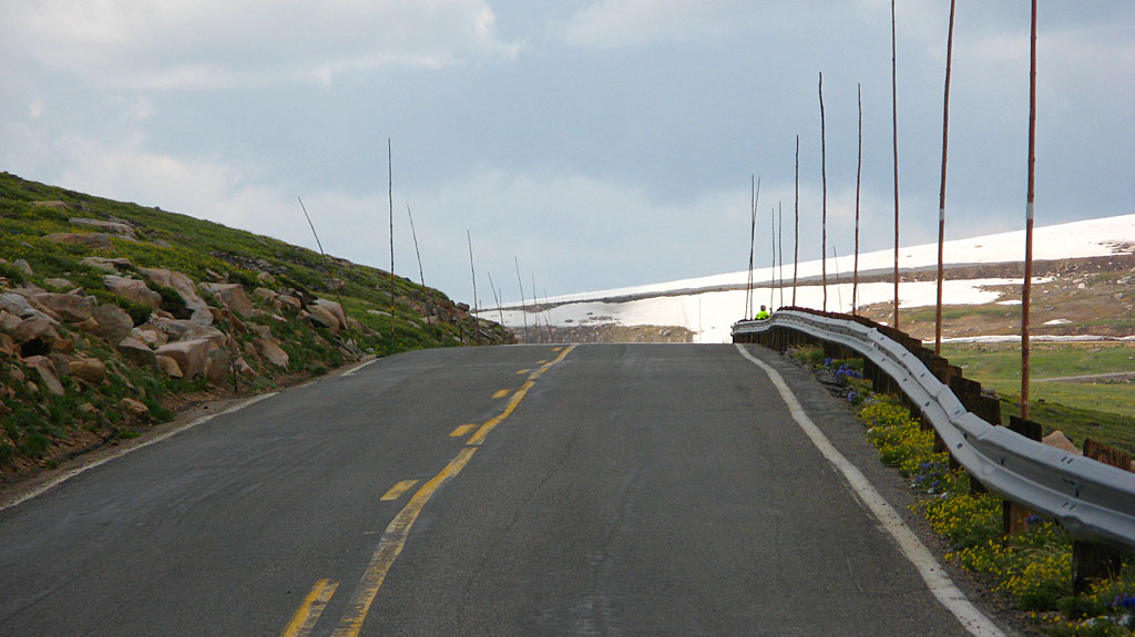 The pass is only open during summer months, but can be closed anytime due to snow. Thunderstorms and strong winds are also common. The pass is only open during summer months, but can be closed anytime due to snow. Thunderstorms and strong winds are also common.