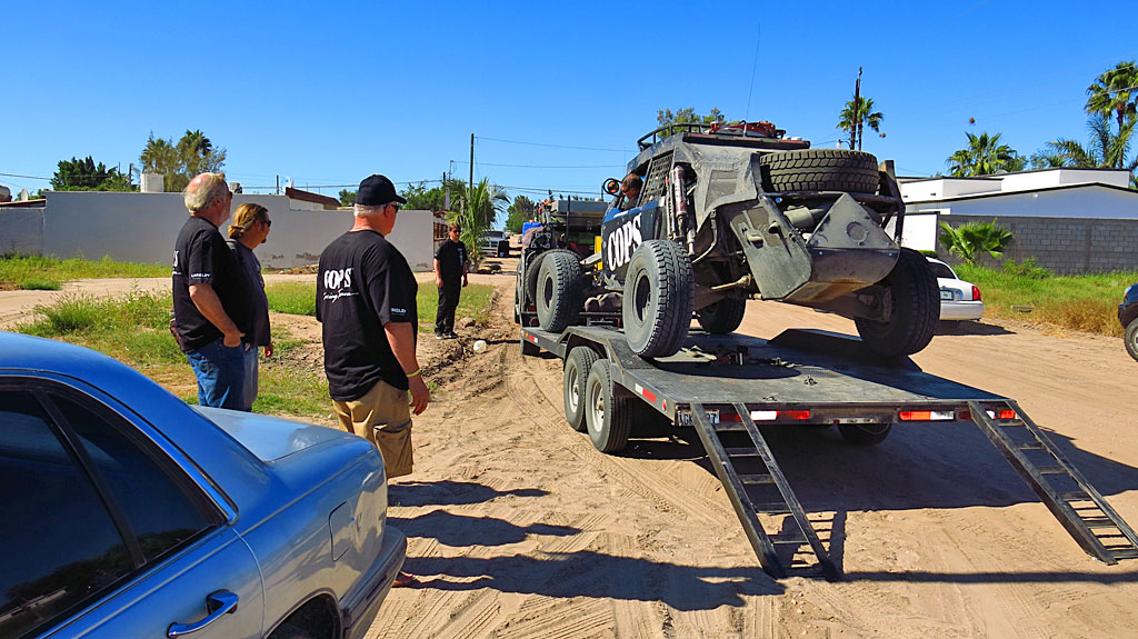 Sunday morning off-loading the prerunner, Oprah, in Cuidad Insurgentes. Morgan and John practiced different sections on the way south to La Paz. On Race Day, Morgan would drive the Class 1 and John would drive the Class 10.
