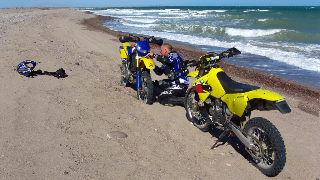 We stopped along the beach somewhere south of Laguna Percebu while Steve performs maintenance for the first of many times on his Husky.