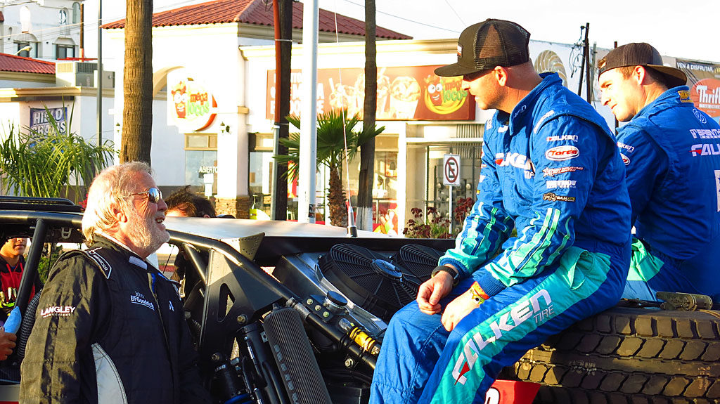 John chats with the Brenthel brothers before the race.