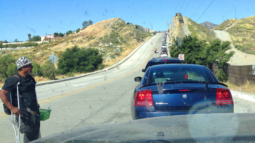 Beginning the one-hour wait to cross the border into the US at Tecate. When we got home, we had driven a little over 2,900 miles with more than 52 hours of driving time. What we call "fun."