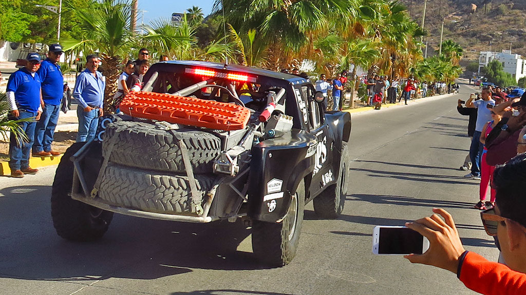 Zak and Josh depart La Paz for a final day of racing.