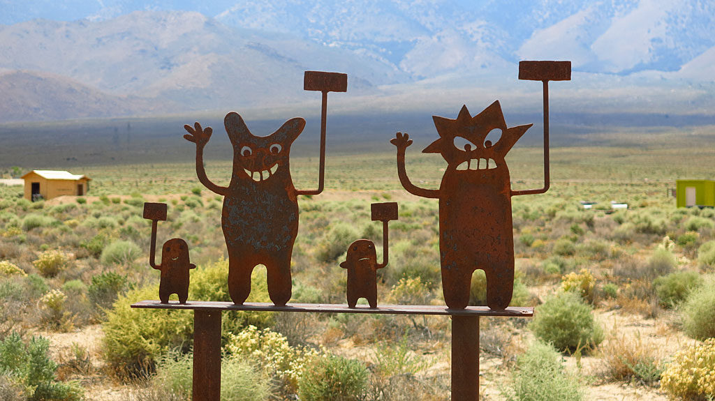 While driving north on CA-395, we stopped to see the Olancha Art Stuff - this piece apparently inspired by The Simpsons.