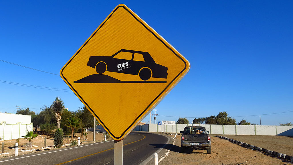 Northbound, at 28º north latitude, passing into the state of Baja California. The race is over. Go home.