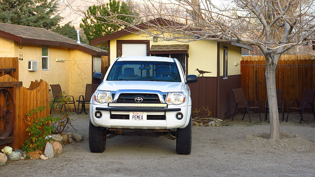 For the long weekend, we holed up in our cozy cabin (read: compact) at the Mt Williamson Motel. The location gave us easy access to the Sierras and the White Mountains.